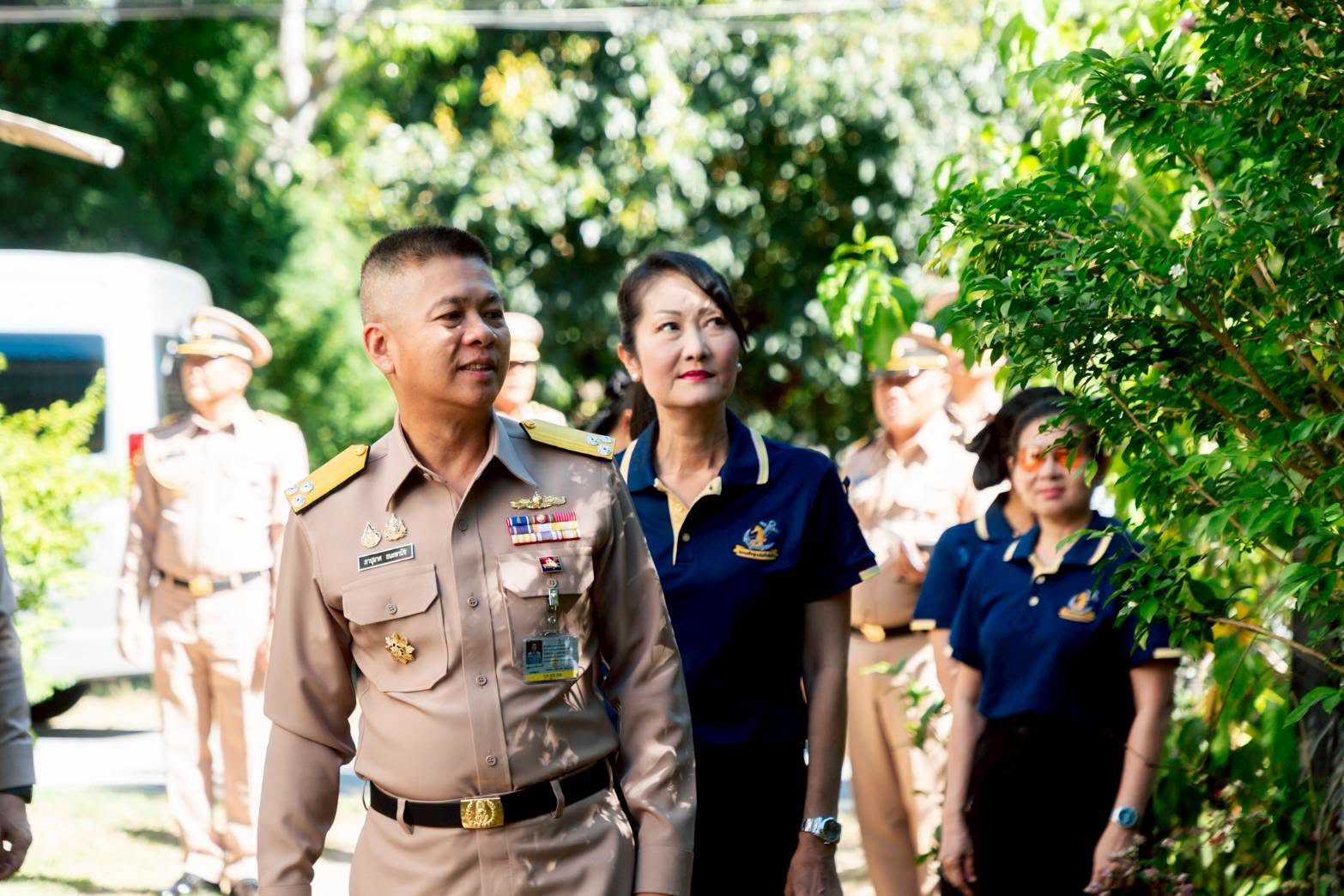 ผู้บัญชาการฐานทัพเรือสัตหีบ และประธานชมรมภริยาฐานทัพเรือสัตหีบ ลงพื้นที่ตรวจเยี่ยมและให้กำลังใจครอบครัวกำลังพล เสริมสร้างคุณภาพชีวิตตามนโยบายกองทัพเรือ